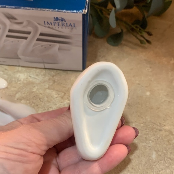 IMPERIAL COLLECTION FINE PORCELAIN SALT & PEPPER SET NIB - Picture 5 of 8